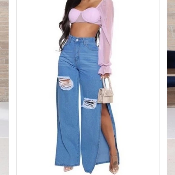 LEGS OUT! - Picture 3 of 5